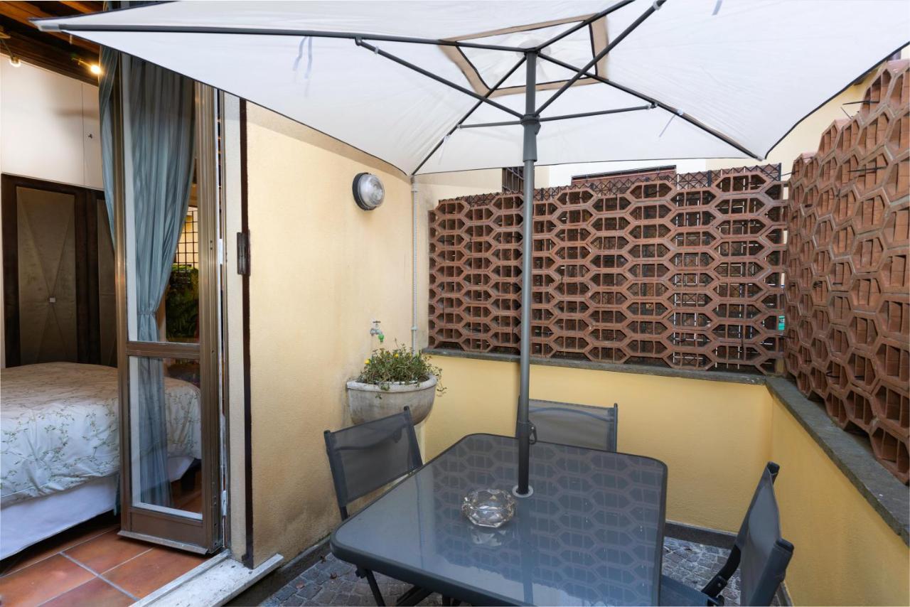 Quiet Trevi Fountain Apartment With Patio And Backyard Rzym Zewnętrze zdjęcie