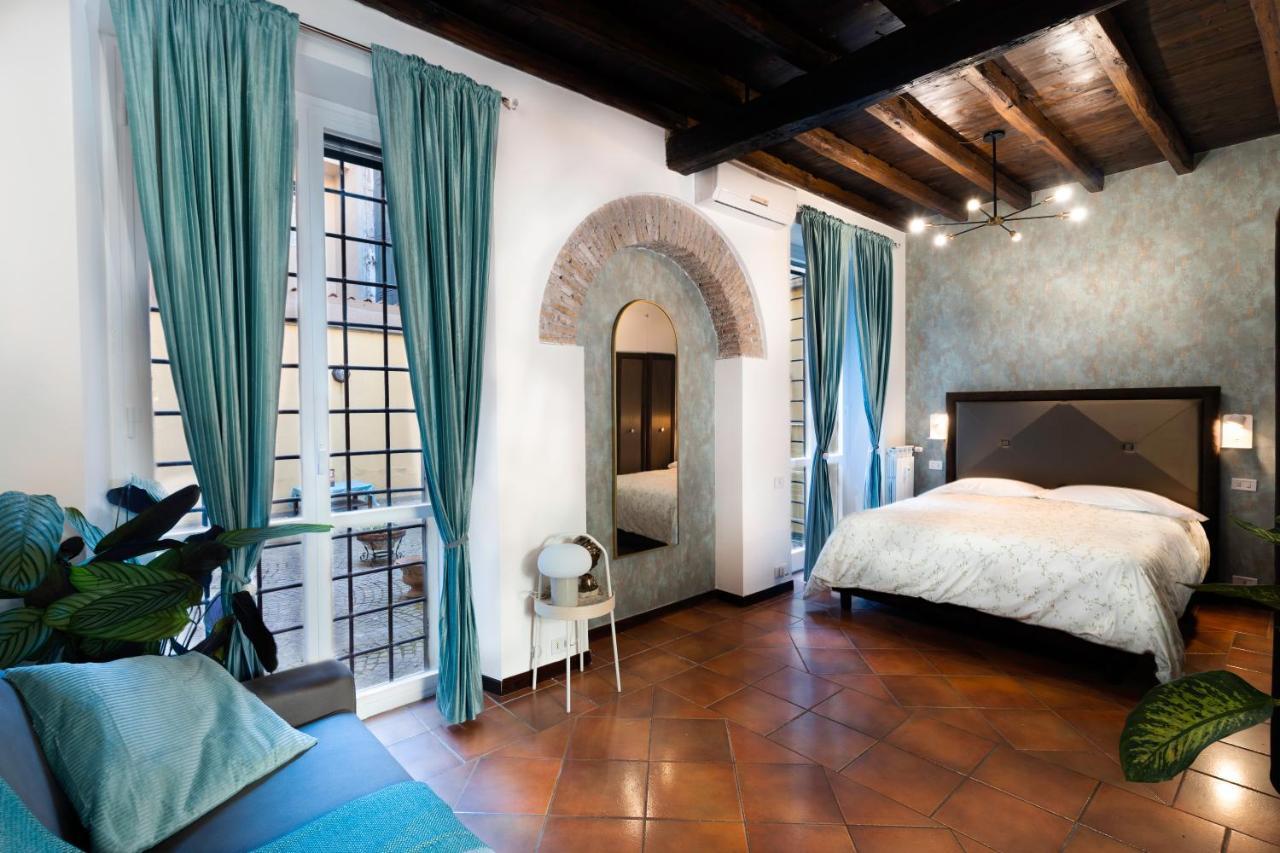 Quiet Trevi Fountain Apartment With Patio And Backyard Rzym Zewnętrze zdjęcie