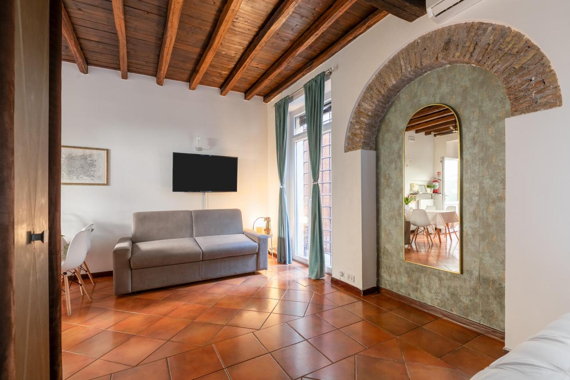 Quiet Trevi Fountain Apartment With Patio And Backyard Rzym Zewnętrze zdjęcie