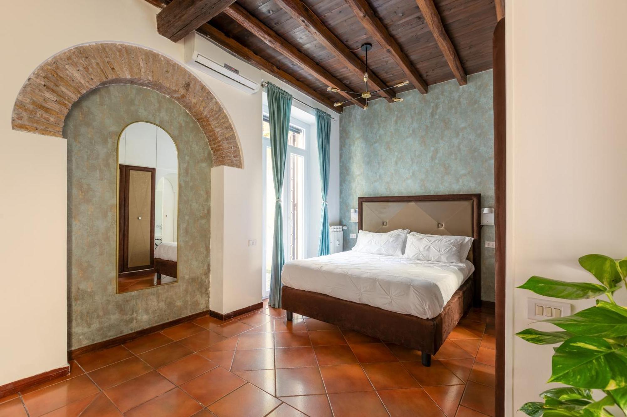 Quiet Trevi Fountain Apartment With Patio And Backyard Rzym Zewnętrze zdjęcie